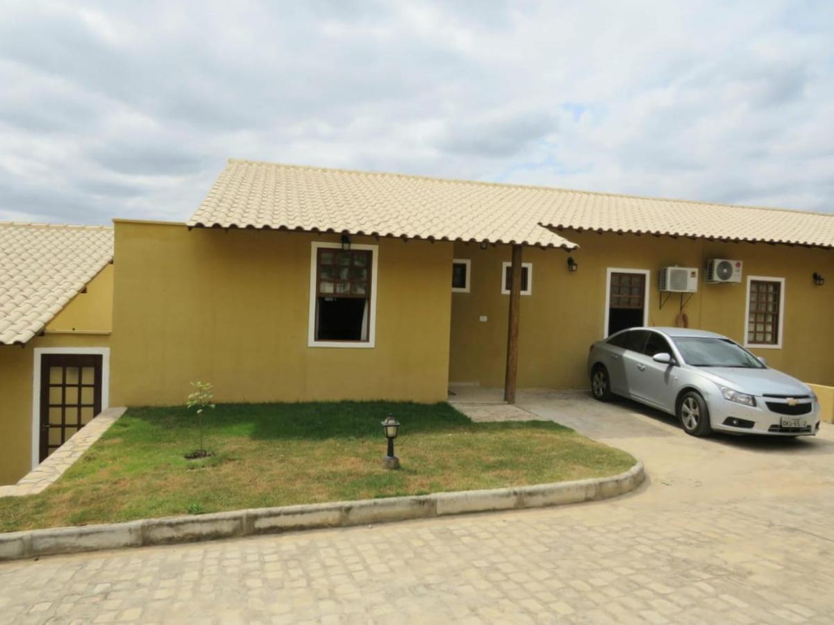Casa Com 3 Quartos No Vivendas De